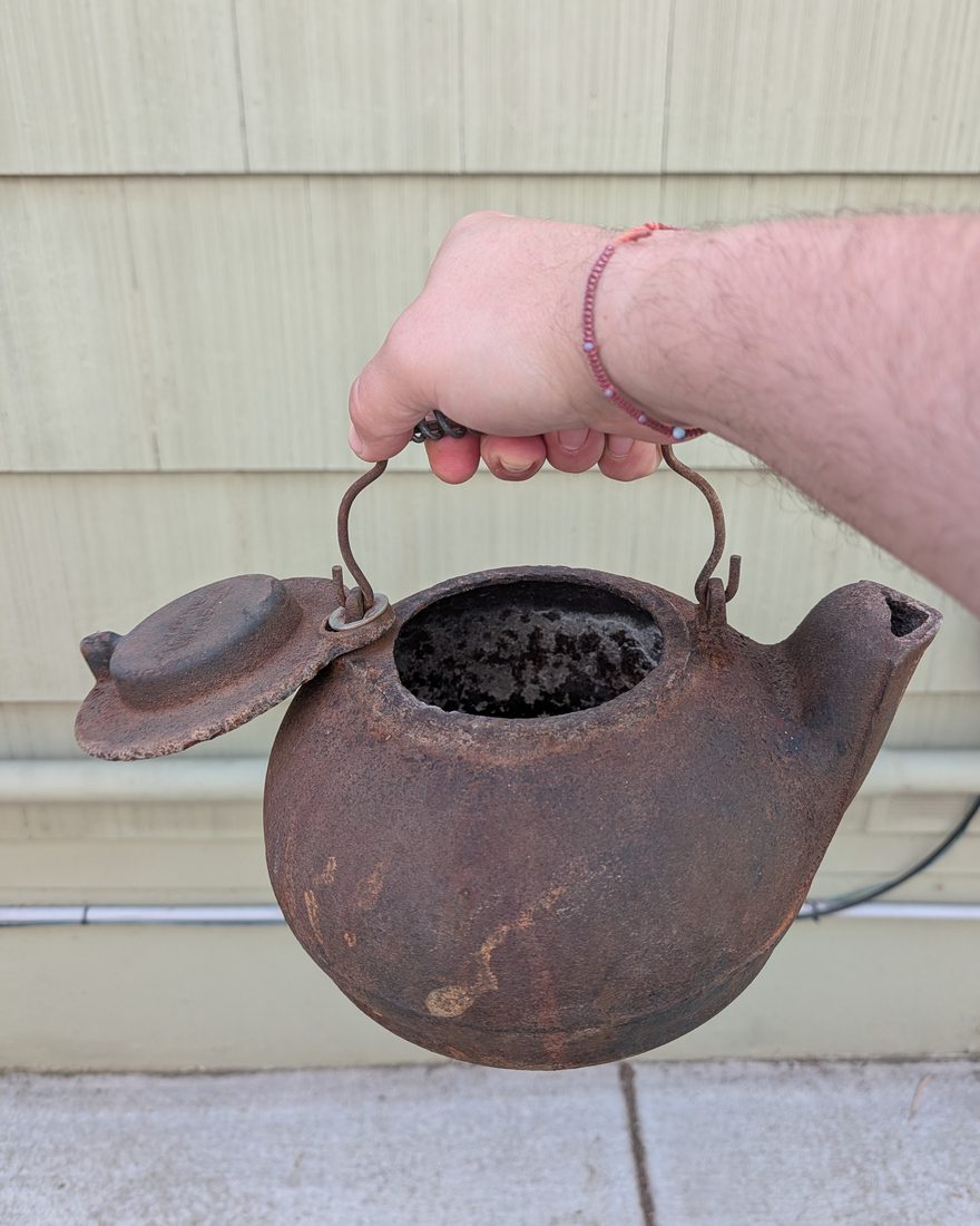 1920s Wagner Ware cast iron tea kettle, before restoration