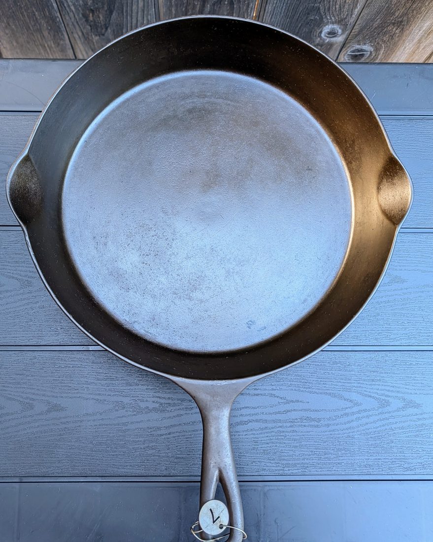 Vintage Wapak Hollow Ware Company No. 10 skillet, after restoration
